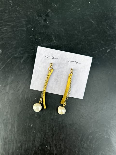 淡水パールと真鍮のピアス | iro iro