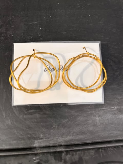 真鍮ピアス - 大きめなぐるぐるピアス | iro iro